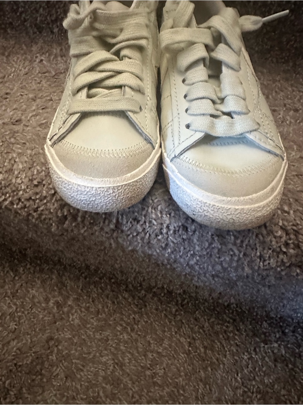 Nike Blazer Women’s Light Green Low-Top Casual Sneakers - Picture 3 of 4